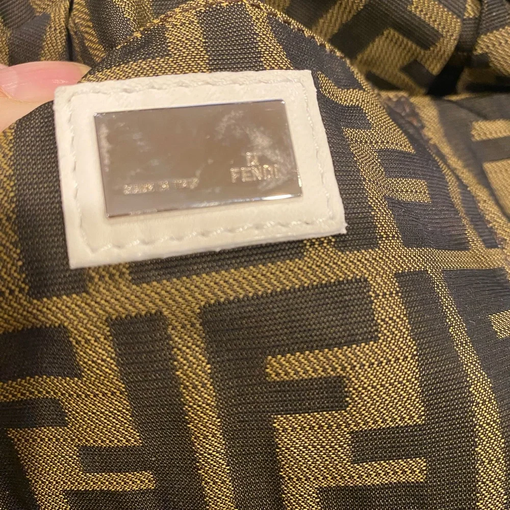 Fendi Mini Spy Cream Leather Bag - Picture 8 of 11